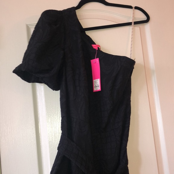 NWT Lilly Pulitzer Brialyn One Shoulder Jumpsuit: Pineapple Pucker Jacquard, 14. - Picture 7 of 10